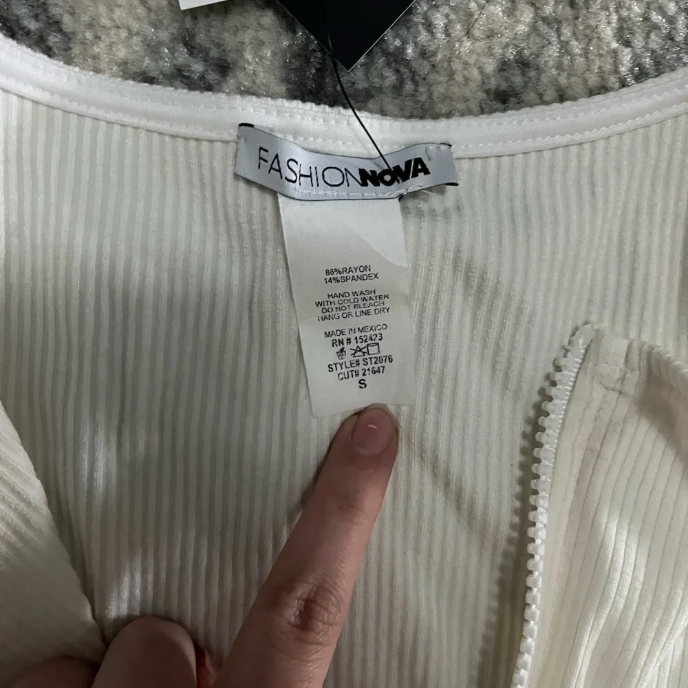 Two Way Zipper Ribbed Cardigan Top - Picture 3 of 6